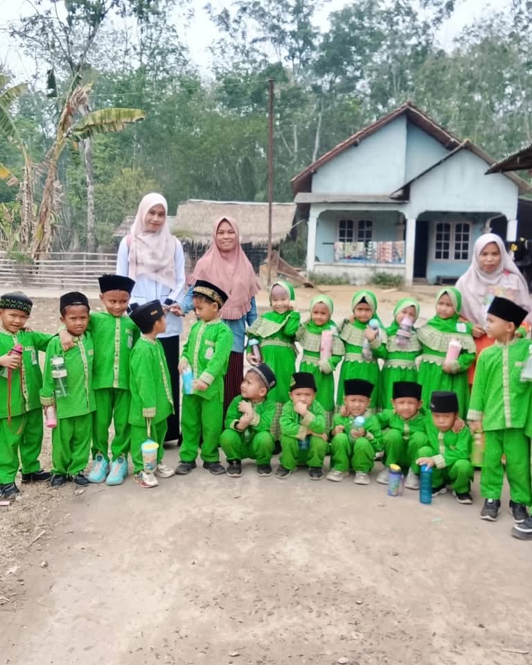 Home visit ke rumah Fajrin, salah satu peserta didik KB Islam Terpadu Qudwah
