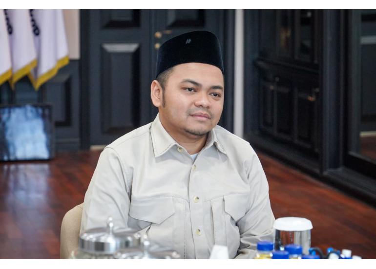 Menteri Koperasi (Menkop) Ferry Juliantono menerima audiensi dari Direktur Utama Perkom Perekonomian Pondok Pesantren Sunan Drajat (PPSD) Gus Anas Al Hifli, Jakarta