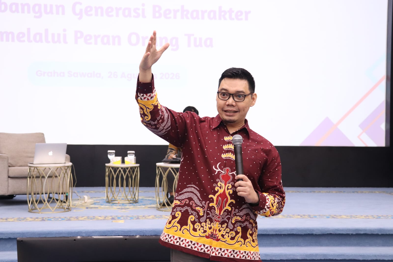 seminar parenting di kemenko perekonomian