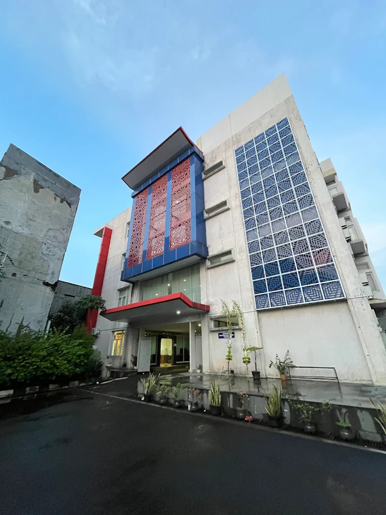 Luar Gedung C Pertemuan